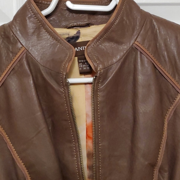Womens danier leather jacket - Picture 3 of 8